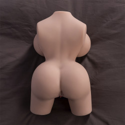 XISE - FRIEDA TRONCO FEMININO REALISTA COM VIBRAÇÃO 36 CM