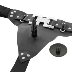 HARNESS ATTRACTION - UPRZAZ DELUXE Z REALISTYCZNYMI WIBRACJAMI 18 CM -O- 4.5 CM