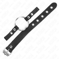 KINK - PIERSCIEN NA PENISA SKÓRZANY Z ZAPIECIEM NA SPRZACZKE 22 X 2 CM Z PIERSCIENIEM METALOWYM 4 CM